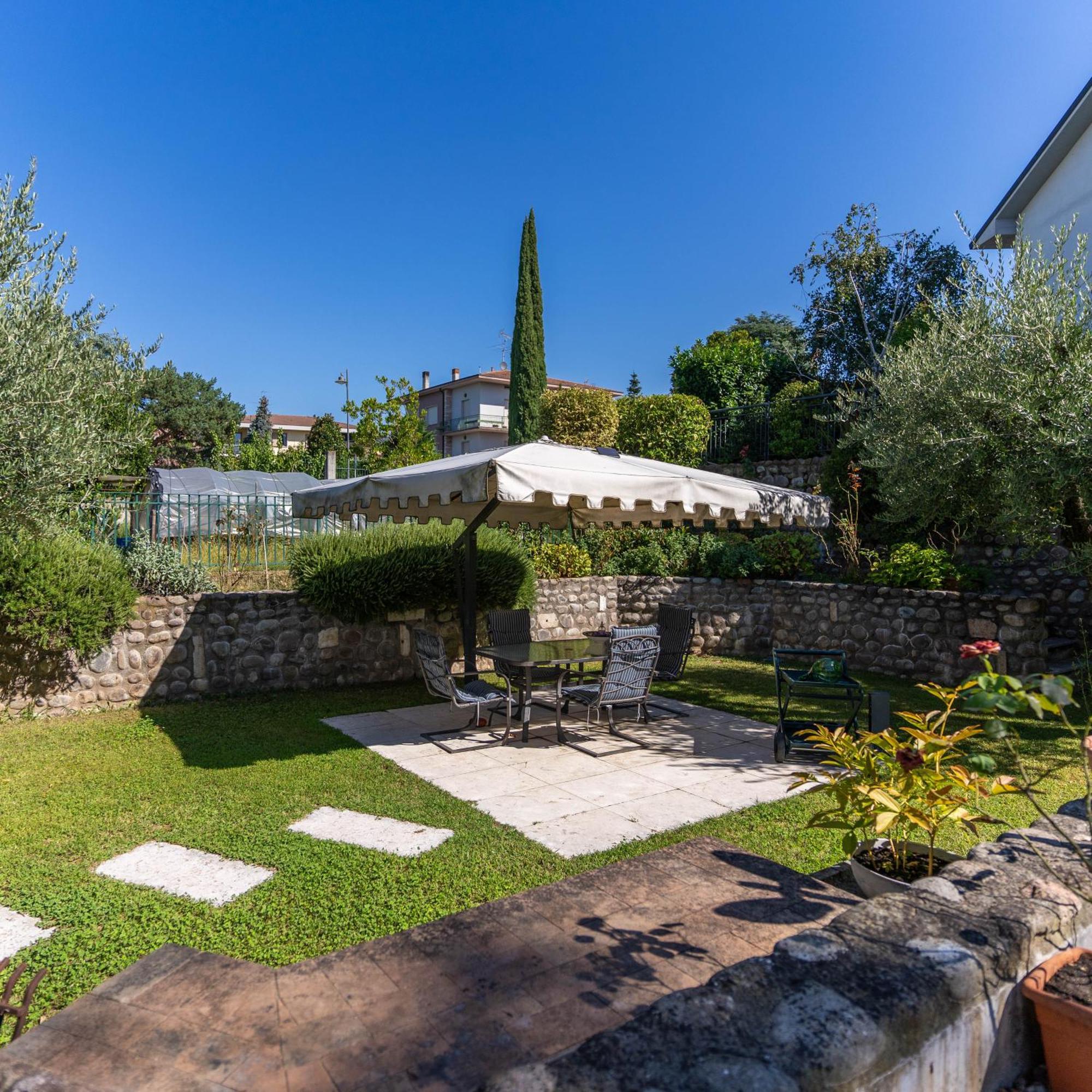 A Casa Di Tom Bed & Breakfast ซานตัมบรอโจ ดิ วัลโปลีเชลลา ภายนอก รูปภาพ
