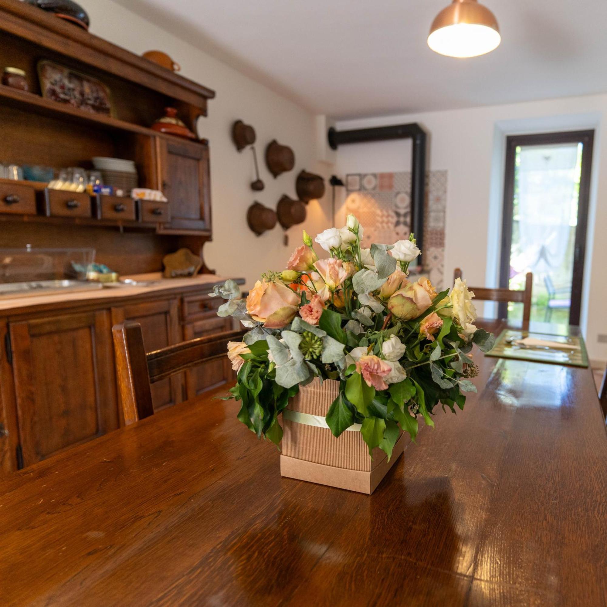 A Casa Di Tom Bed & Breakfast ซานตัมบรอโจ ดิ วัลโปลีเชลลา ภายนอก รูปภาพ