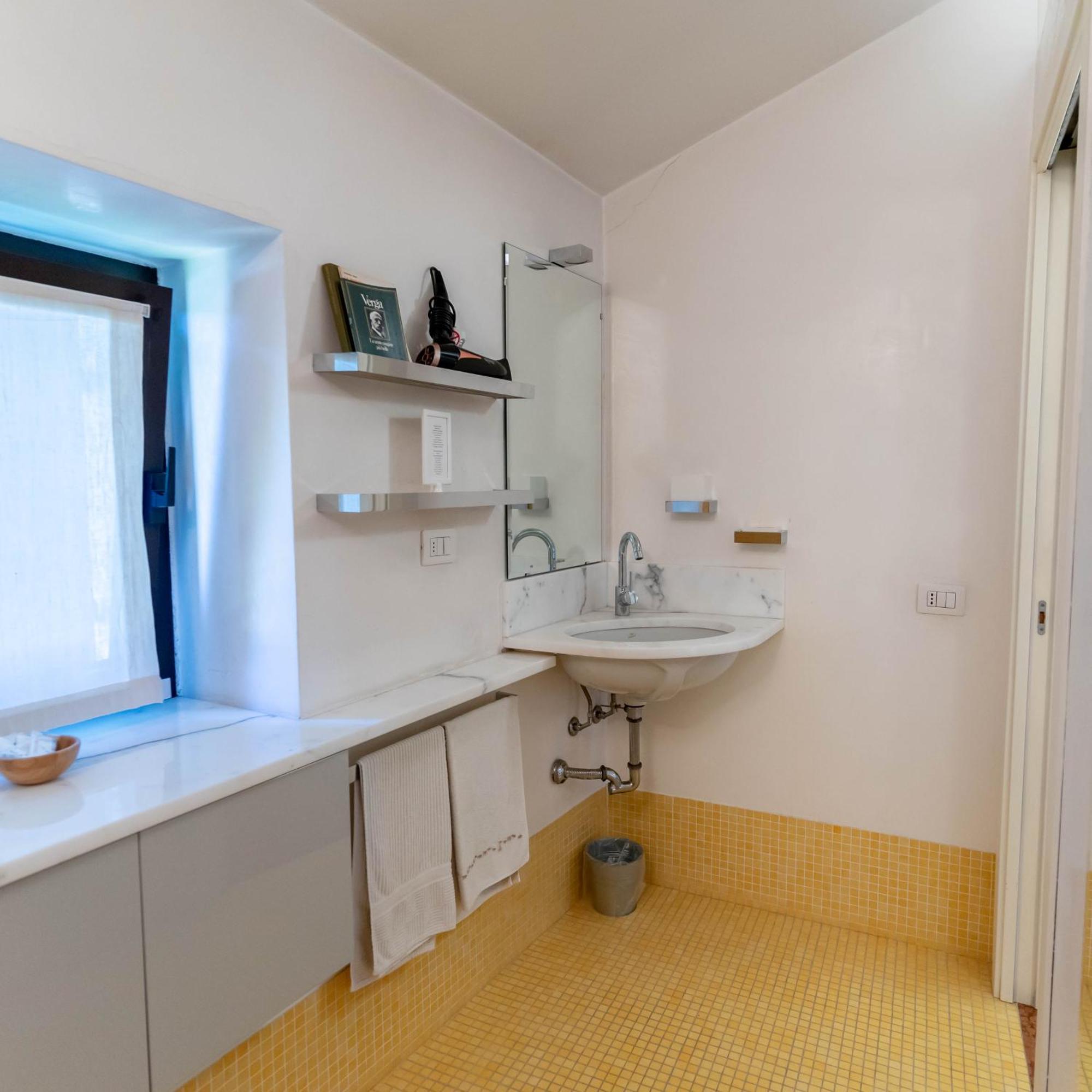 A Casa Di Tom Bed & Breakfast ซานตัมบรอโจ ดิ วัลโปลีเชลลา ภายนอก รูปภาพ