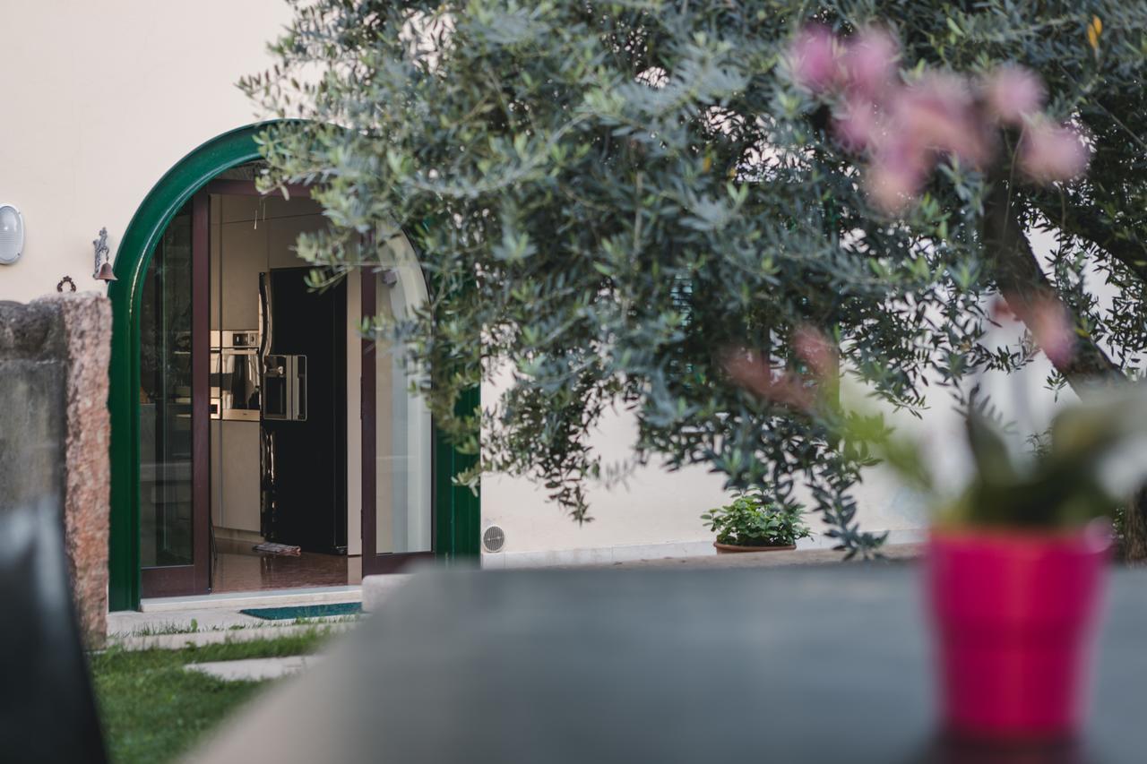 A Casa Di Tom Bed & Breakfast ซานตัมบรอโจ ดิ วัลโปลีเชลลา ภายนอก รูปภาพ