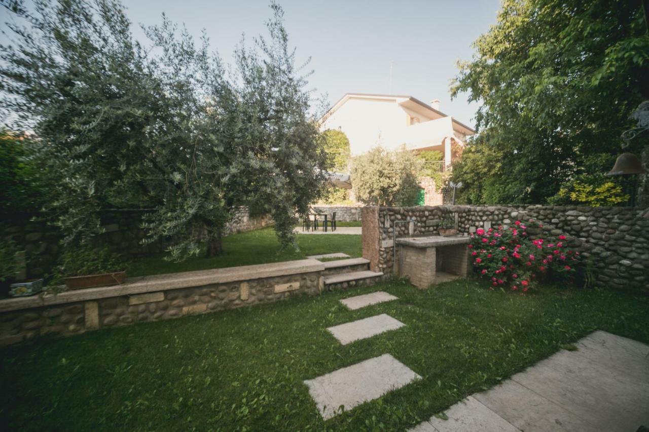 A Casa Di Tom Bed & Breakfast ซานตัมบรอโจ ดิ วัลโปลีเชลลา ภายนอก รูปภาพ