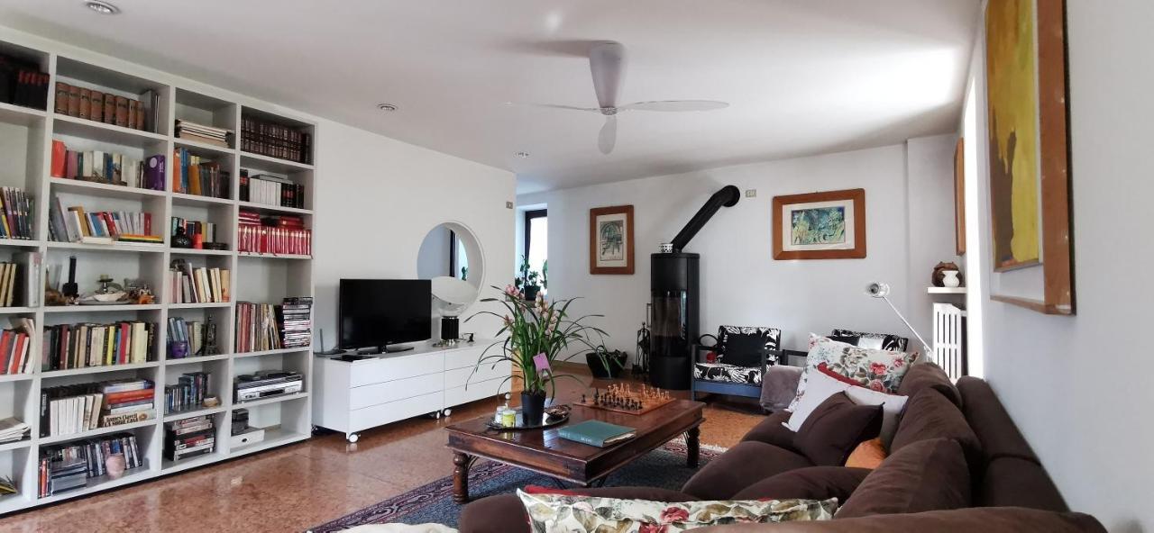 A Casa Di Tom Bed & Breakfast ซานตัมบรอโจ ดิ วัลโปลีเชลลา ภายนอก รูปภาพ